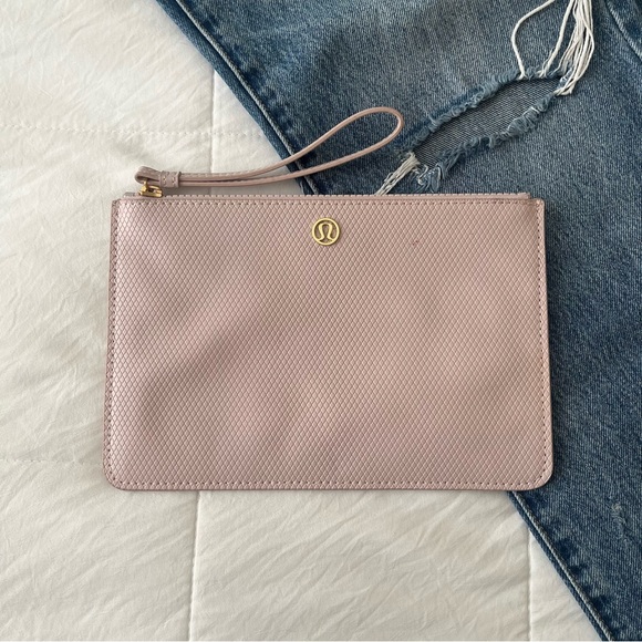 Lululemon Goody Bag clutch misty pink - Picture 1 of 7